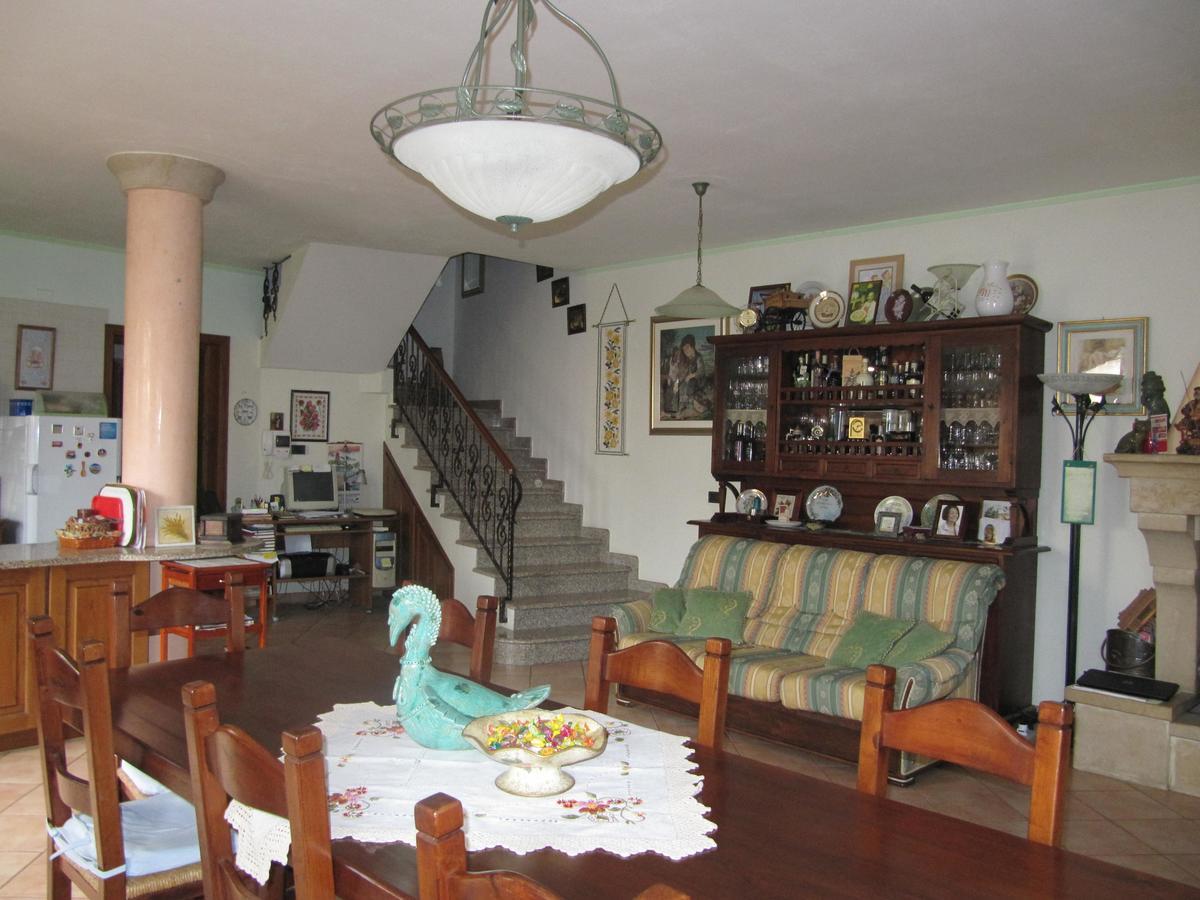 Il Portico Bed and Breakfast Uras Eksteriør billede