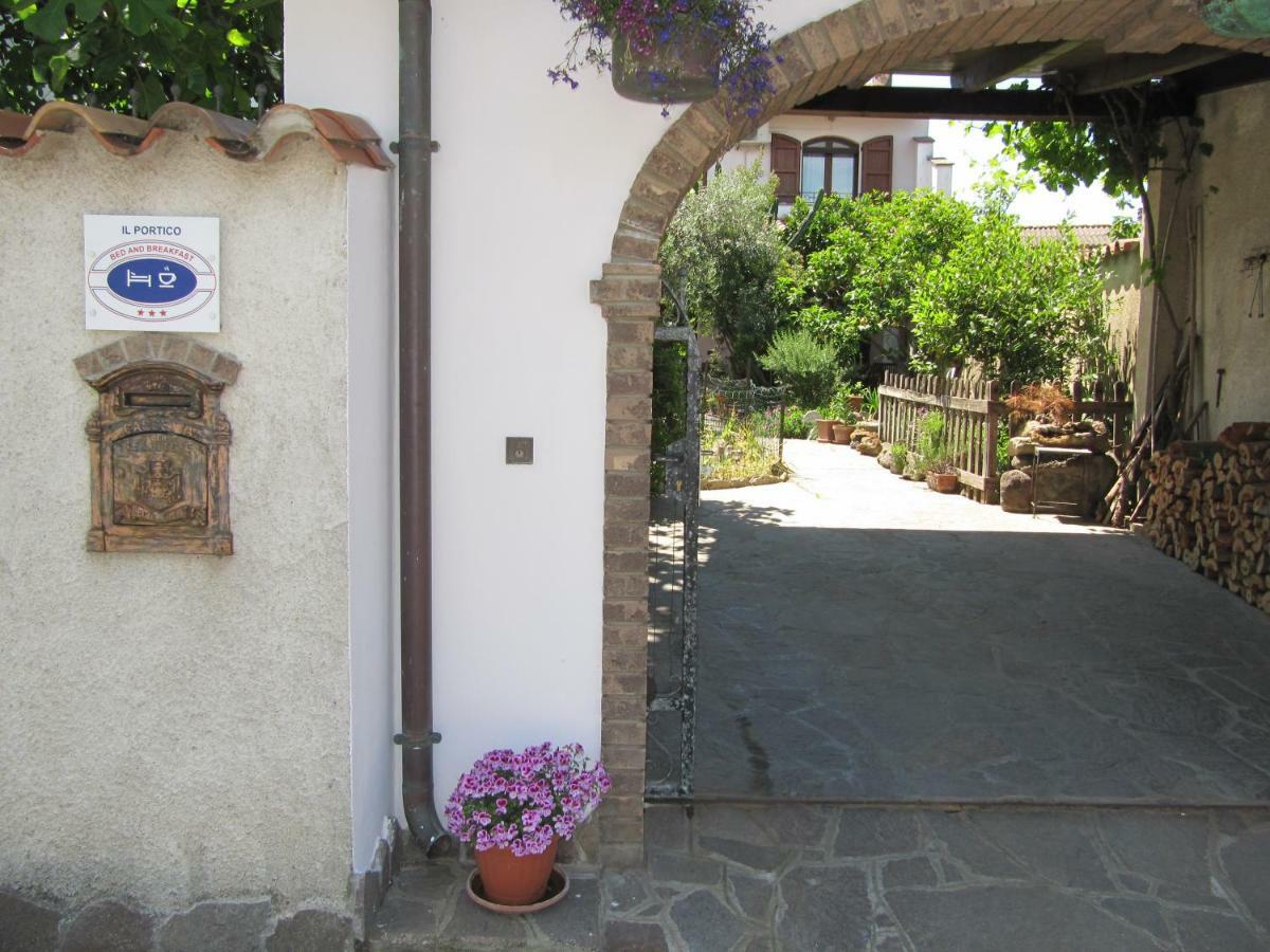 Il Portico Bed and Breakfast Uras Eksteriør billede